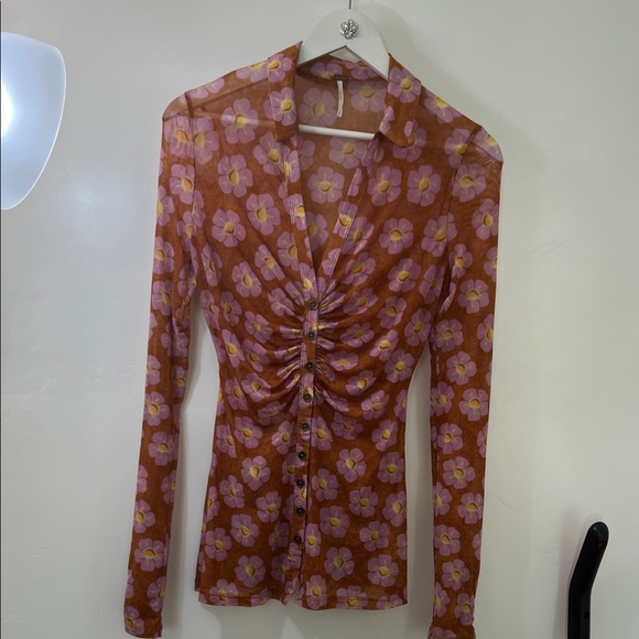 Free People Lucky Sheer Shirtee, size M lots of stretch, great sleeve detail - Picture 5 of 7